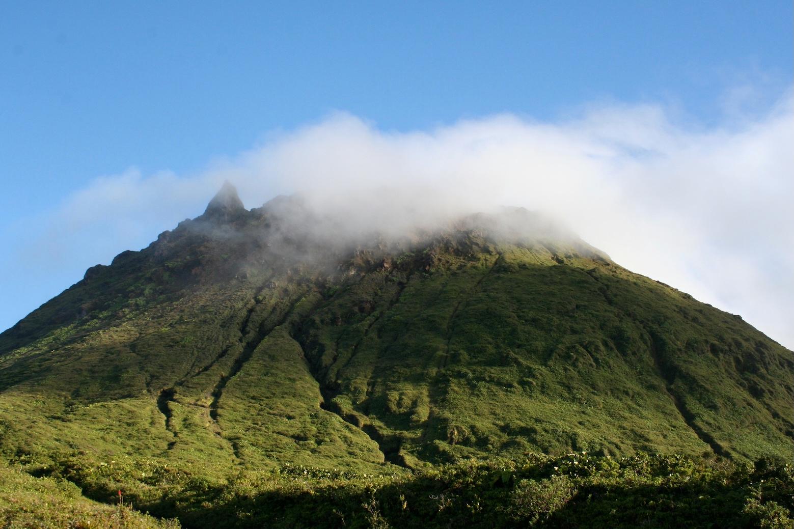 Photo volcan la Soufrière en Guadeloupe de jour