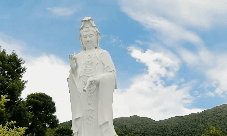 Monastère Tsz Shan à Tai Po