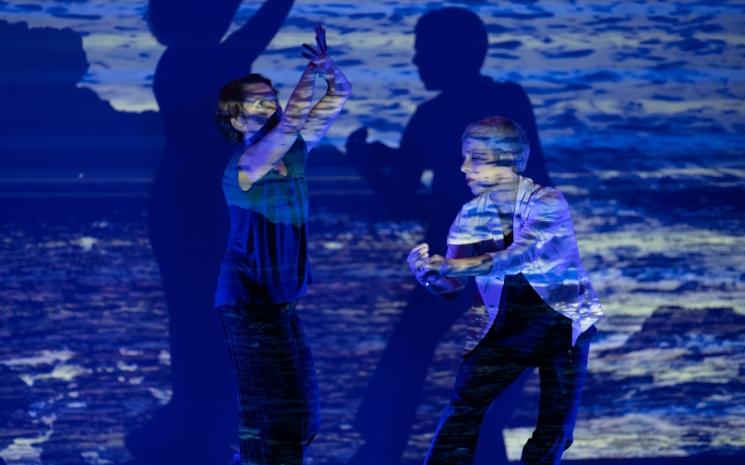 Emmanuelle Grizot et Sabrina Zuber par Flora Zsemlye