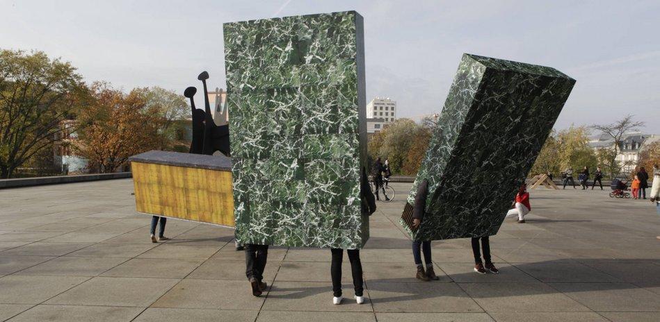 Álvaro Urbano, Skin and Bones performance