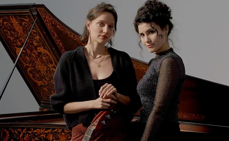 deux femmes musiciennes