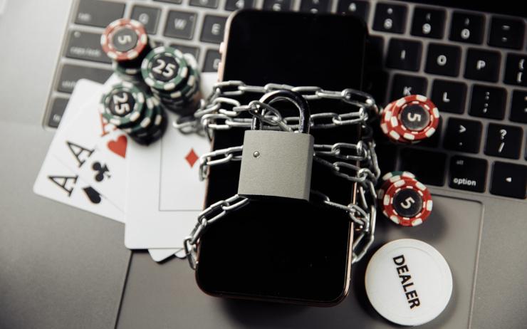 Jeux d'argent en ligne : sécurité et légalité pour expatriés