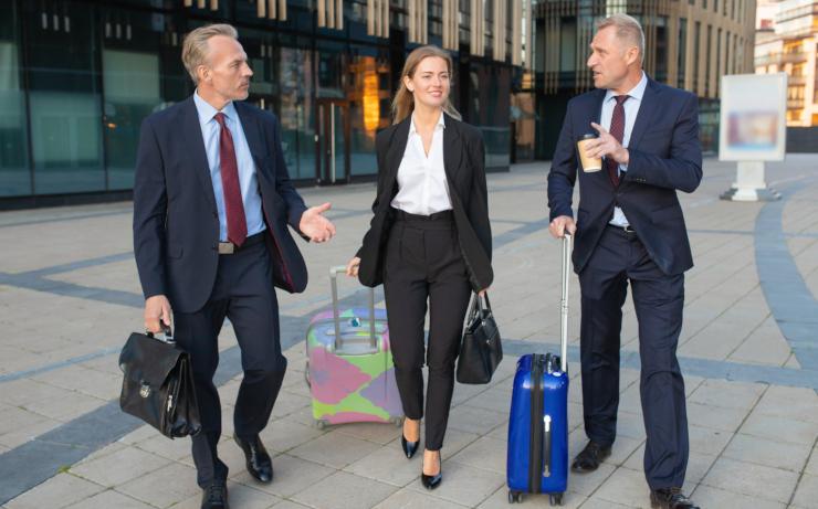 Partir travailler à l’étranger : comment les cabinets de recrutement facilitent la mobilité ?