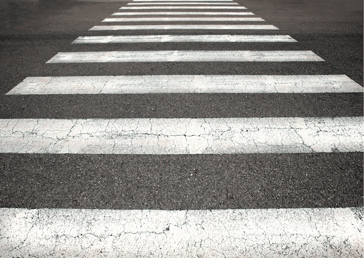 Passage piéton à Istanbul illustrant une campagne de sensibilisation aux accidents de la route