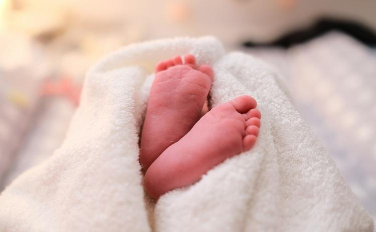 pieds d'un nouveau né