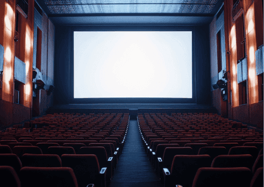 Salle de cinéma en Turquie avec grand écran allumé, illustration de la nouvelle campagne des billets à 120 TL chaque mercredi en 2025