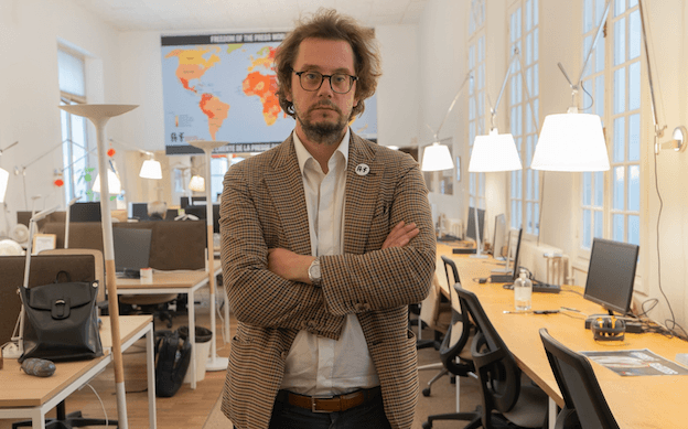 Thibaut Bruttin, directeur général, dans les locaux de Reporters sans frontières à Paris