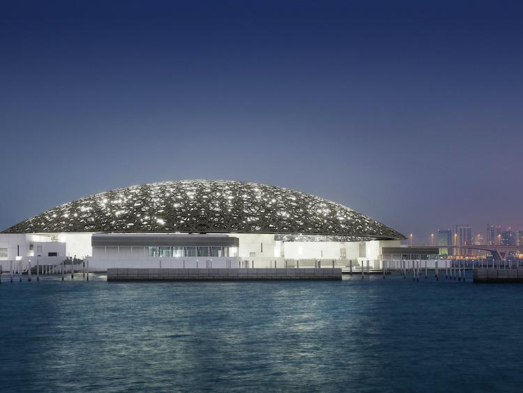 Louvre-Abu-dhabi-after-dark-at-night