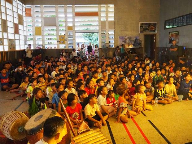 Taramana Spectacle au centre théâtre d'ombres