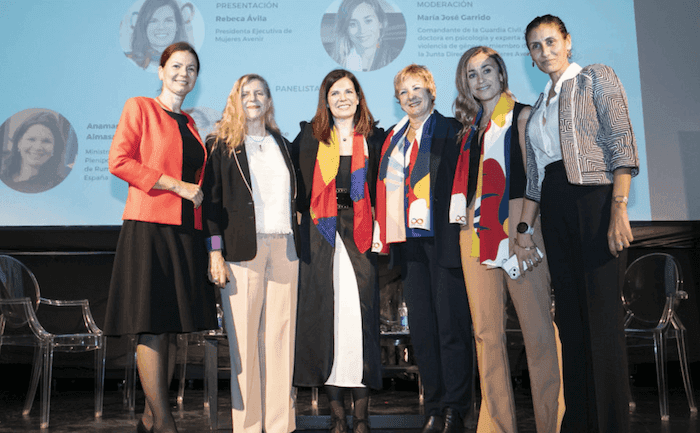 intervenantes à la conférence de mujeres avenir sur les violences sexuelles