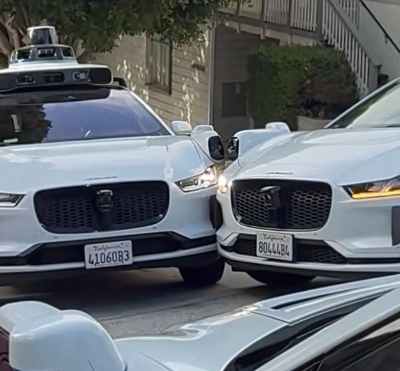 3 waymo stuck SF - LPJ