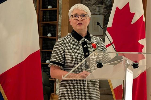 L'Honorable Edith Dumont