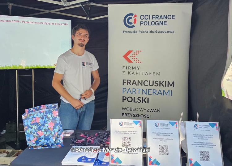 Dorian au stand de la CCIFP à l'ambassade de France à Varsovie