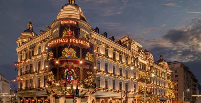 corinthia grand hotel Noel decorations