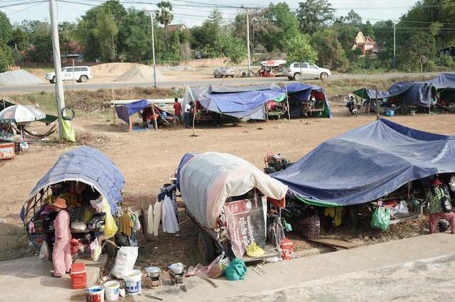 les affrontements se prolongent le long de la frontière
