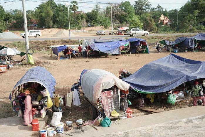 les affrontements se prolongent le long de la frontière