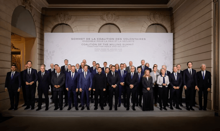 Coalition des volontaires devant l'Élysée Emmanuelle Macron