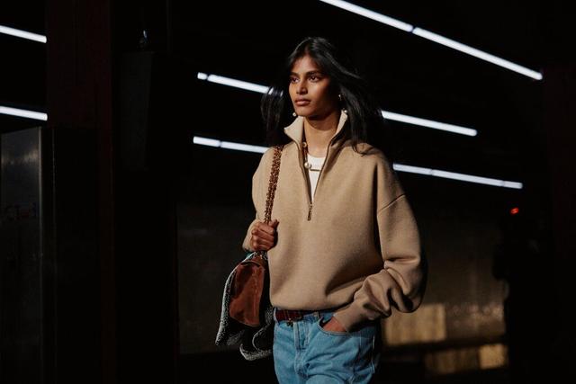 2F281E6D-D7E4-462C-B4D5-E6CD1A0FFC6D