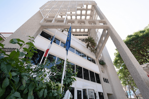 Ambassade de France à Caracas, à contacter si besoin au au +58 212 909 65 09 ou au +58 412 361 38 58.