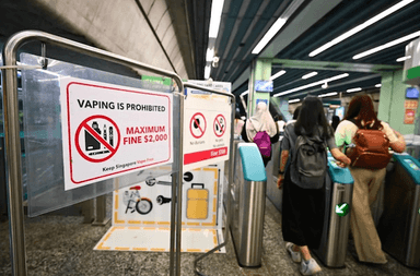 le vapotage est interdit à Singapour comme l'indique les panneaux partout