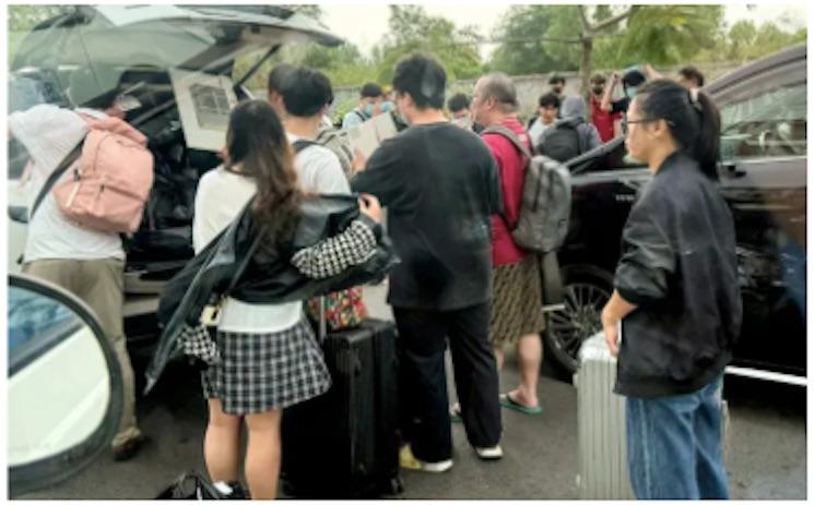 Centres de cyberfraude - des centaines de personnes quittent Sihanoukville