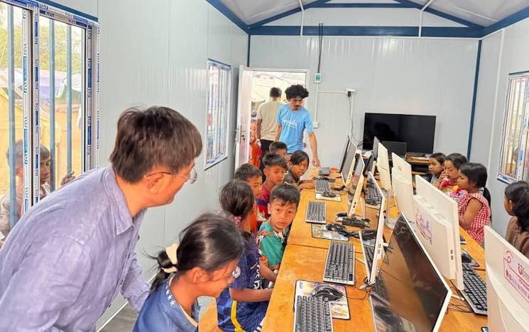 Écoles numériques mobiles - une réponse éducative d’urgence à Oddar Meanchey