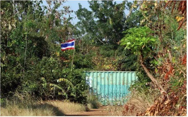 Frontière thaïlando-cambodgienne - des maisons détruites malgré le cessez-le-feu