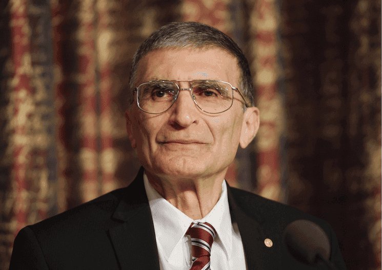 Aziz Sancar, prix Nobel de chimie turc, figure de la recherche scientifique internationale