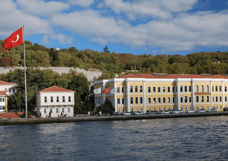 Lycée de Galatasaray à Istanbul, établissement emblématique de la francophonie éducative en Turquie
