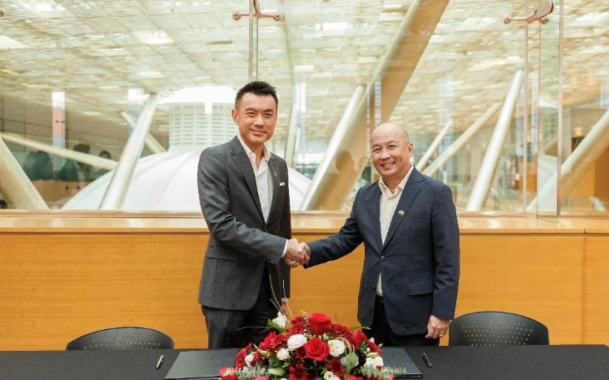 Eugene Tan, CEO and Directeur de la National Gallery Singapore et Yuen Kuan Moon, Singtel Group CEO - 20 January 2026 - source CP