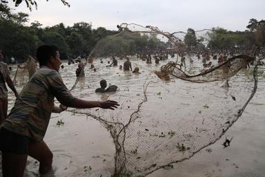 À Siem Reap, la pêche devient une fête collective 2