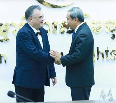 Le Cambodge et la France coopère sur les droits LGBTQ+