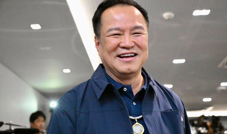 En Thaïlande, Anutin consolide son pouvoir sur fond de tensions frontalières