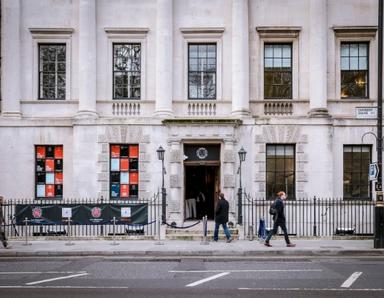 Ici c'est Paris - La maison à Londres
