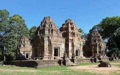Temple Preah Ko - by Ky Chamna_0
