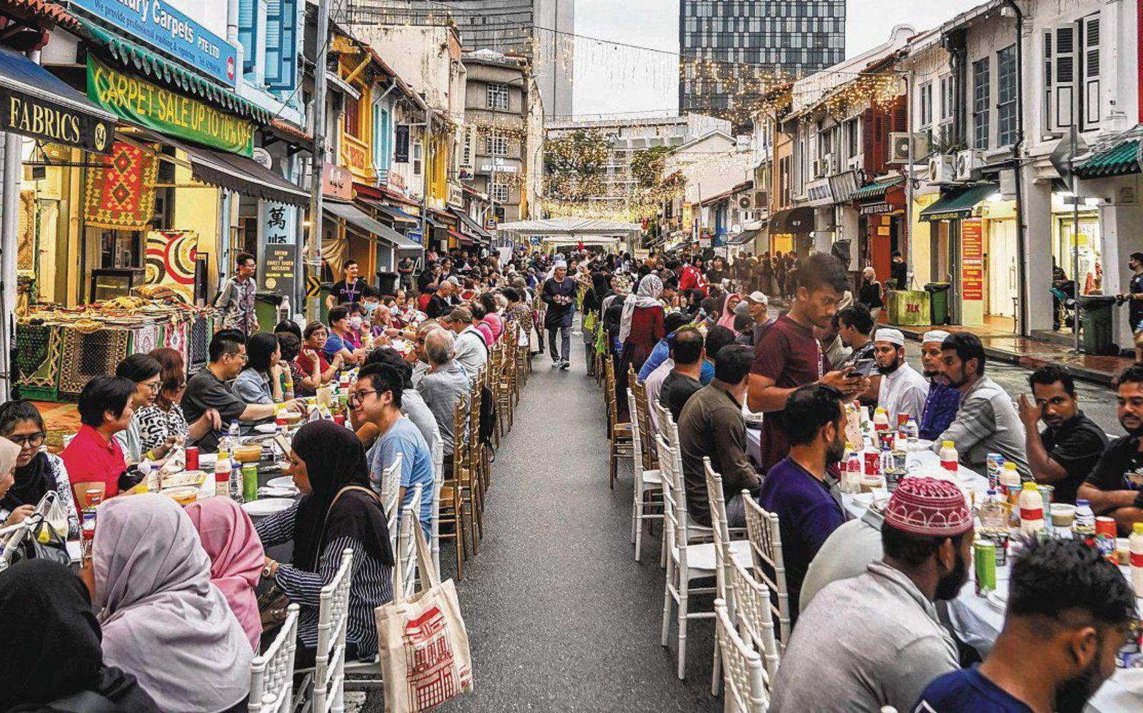 Le marché du Ramadan à Kandahar street (@ Magzter)
