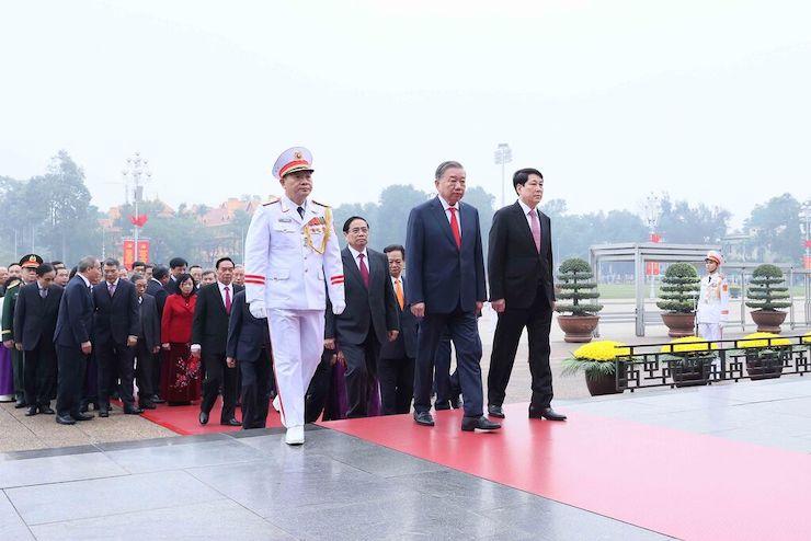 Hommage à Ho Chi Minh pour l’anniversaire du Parti