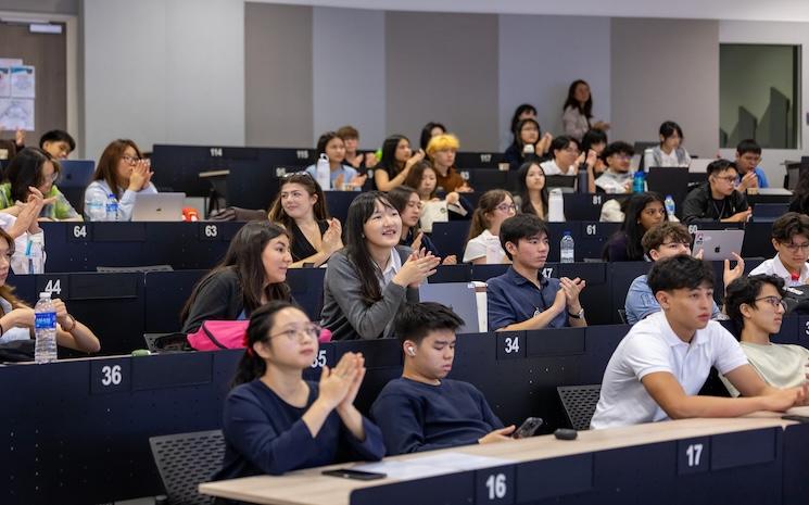 ESSEC Business & Leadership Immersion Program - 0253