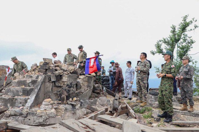 Le Cambodge invite des attachés militaires à inspecter les dégâts sur le Preah Vihear 1