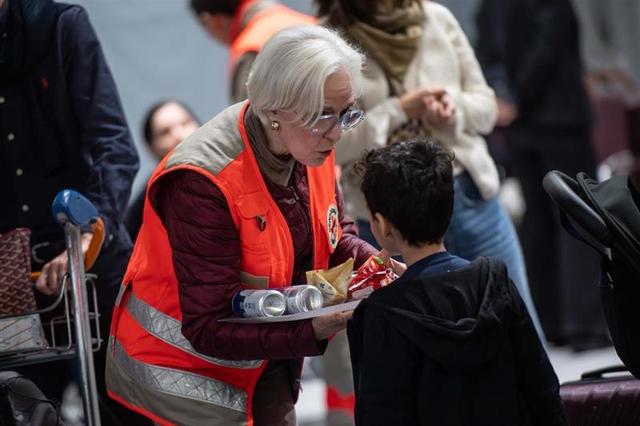 Des Français rappatriés en France en provenance du Moyen-Orient par le ministère des affaires étrangères