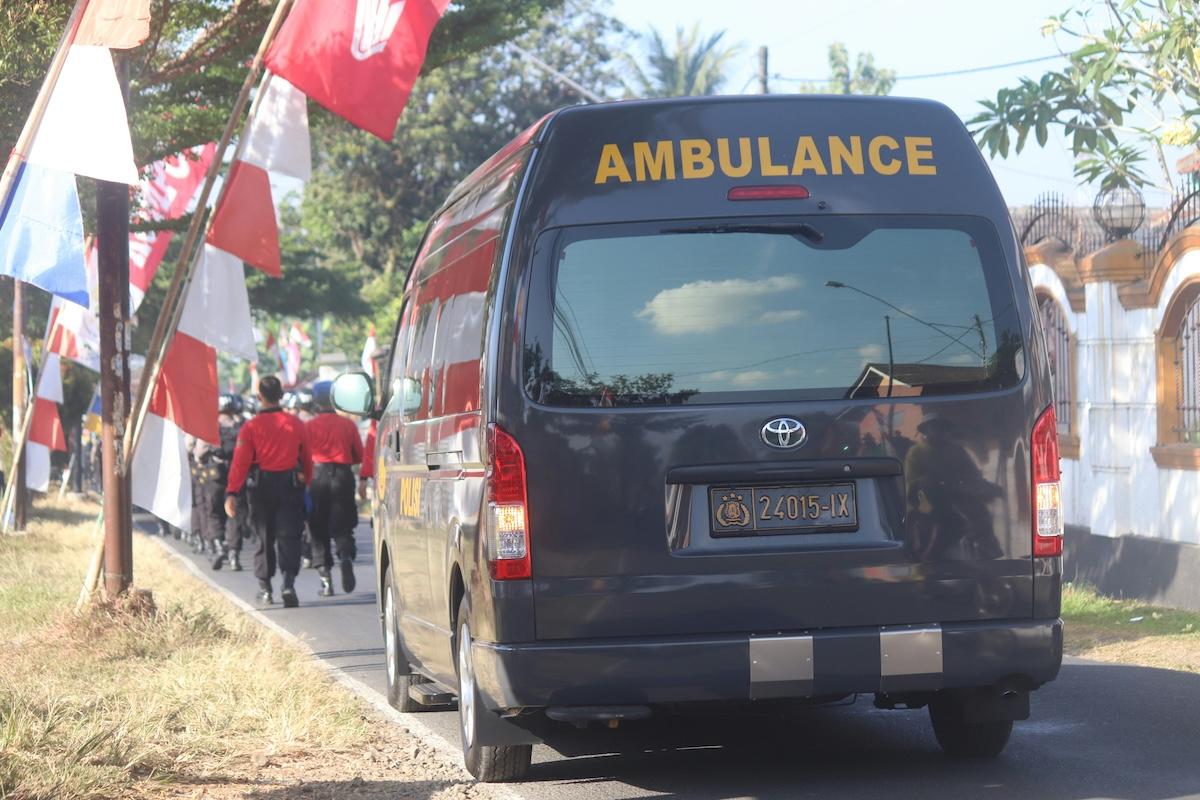 une ambulance noire en indonesie