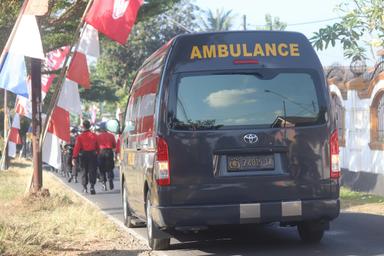 une ambulance noire en indonesie