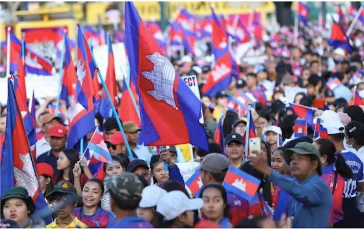 Cambodge - au-delà des mots, une crise qui interroge