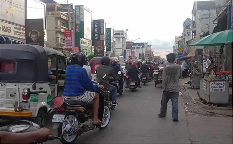 Cambodge - hausse des carburants et suspension des contraventions