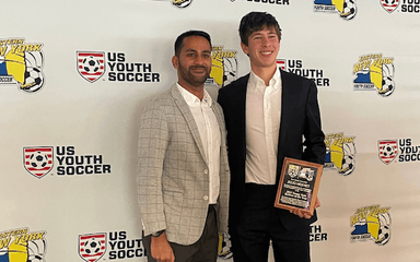 Jules Mehmet sacré meilleur jeune arbitre de l’Est de l’État de New York.