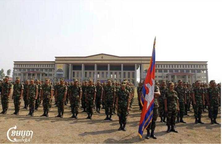 Nouvelle loi sur le service militaire au Cambodge