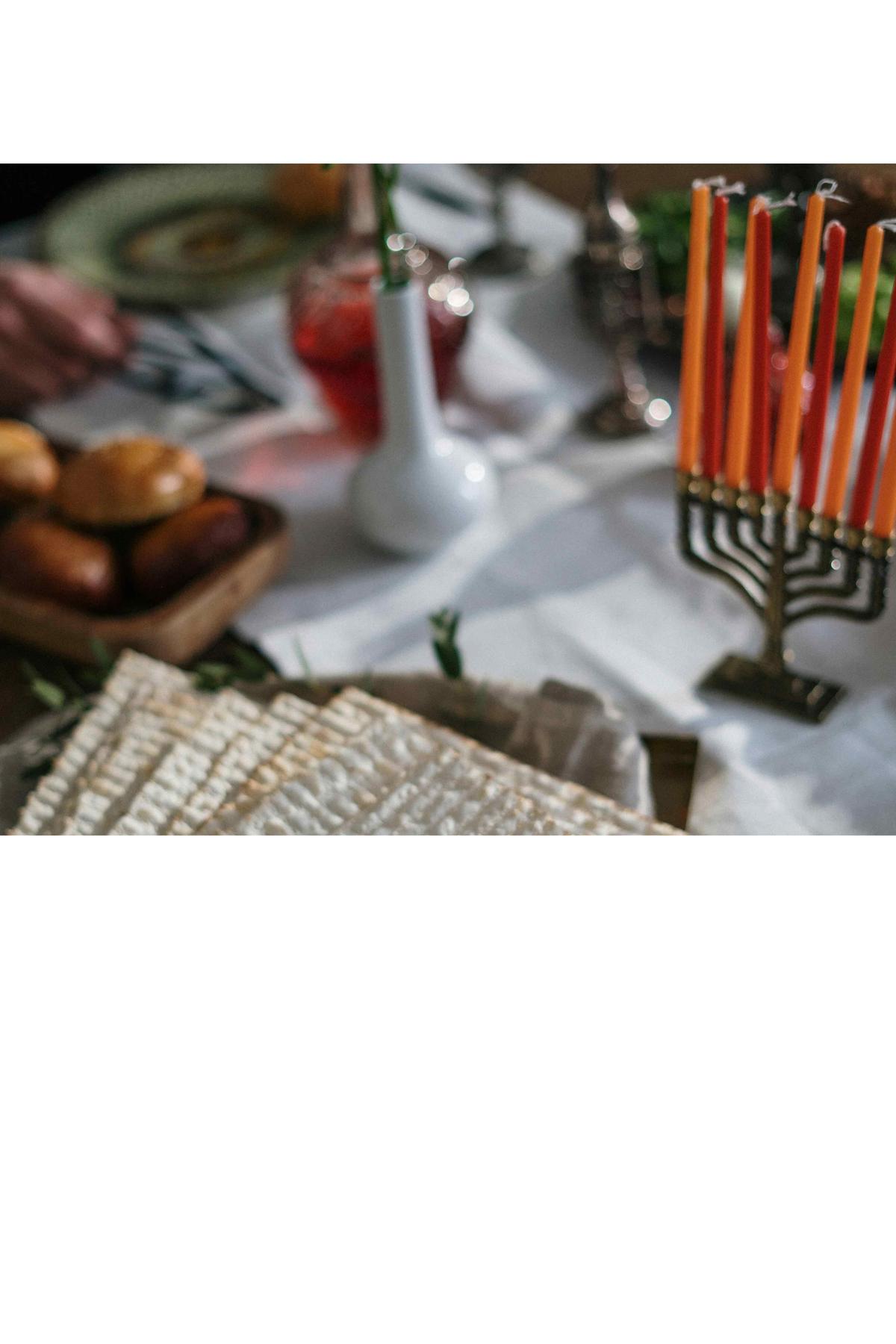 Du pain Azyme et une ménorah