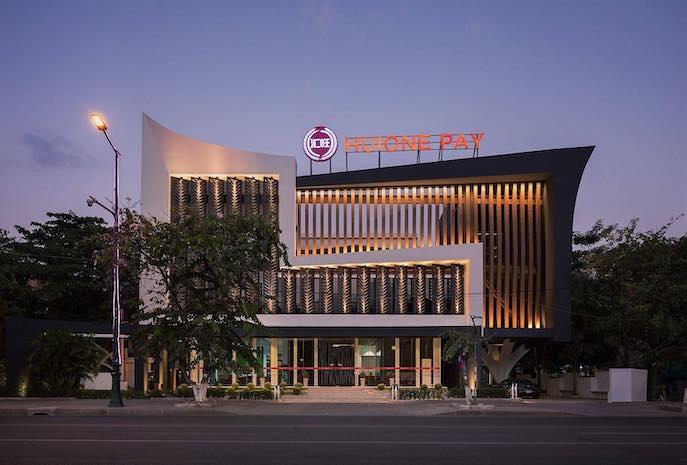 Phnom Penh livre à la Chine un suspect majeur de cyberescroqueries