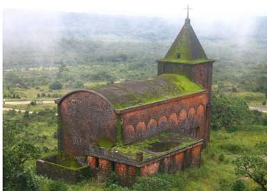 Vers la restauration de l’église du Bokor en 2028