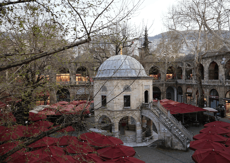 Koza Han à Bursa, centre historique ottoman et lieu emblématique de la ville